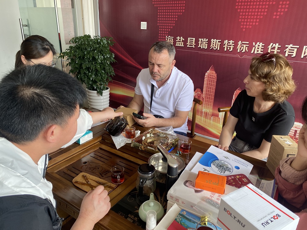 ยินดีต้อนรับลูกค้าต่างประเทศเข้าเยี่ยมชม Xinhan Technology Co. , Ltd